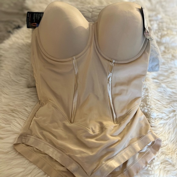 Maidenform Women's Body Shaper With Built-In Bra & Anti-Static Shapewear Sz 40D - Picture 6 of 6